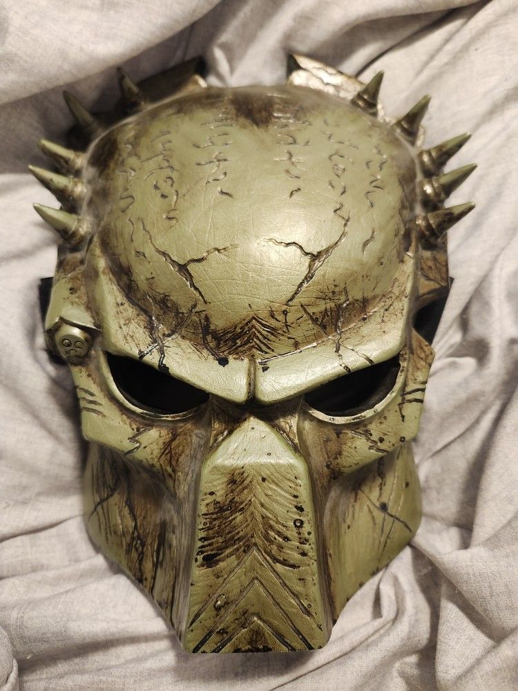 Predator Cosplay Mask - Greenish Brown