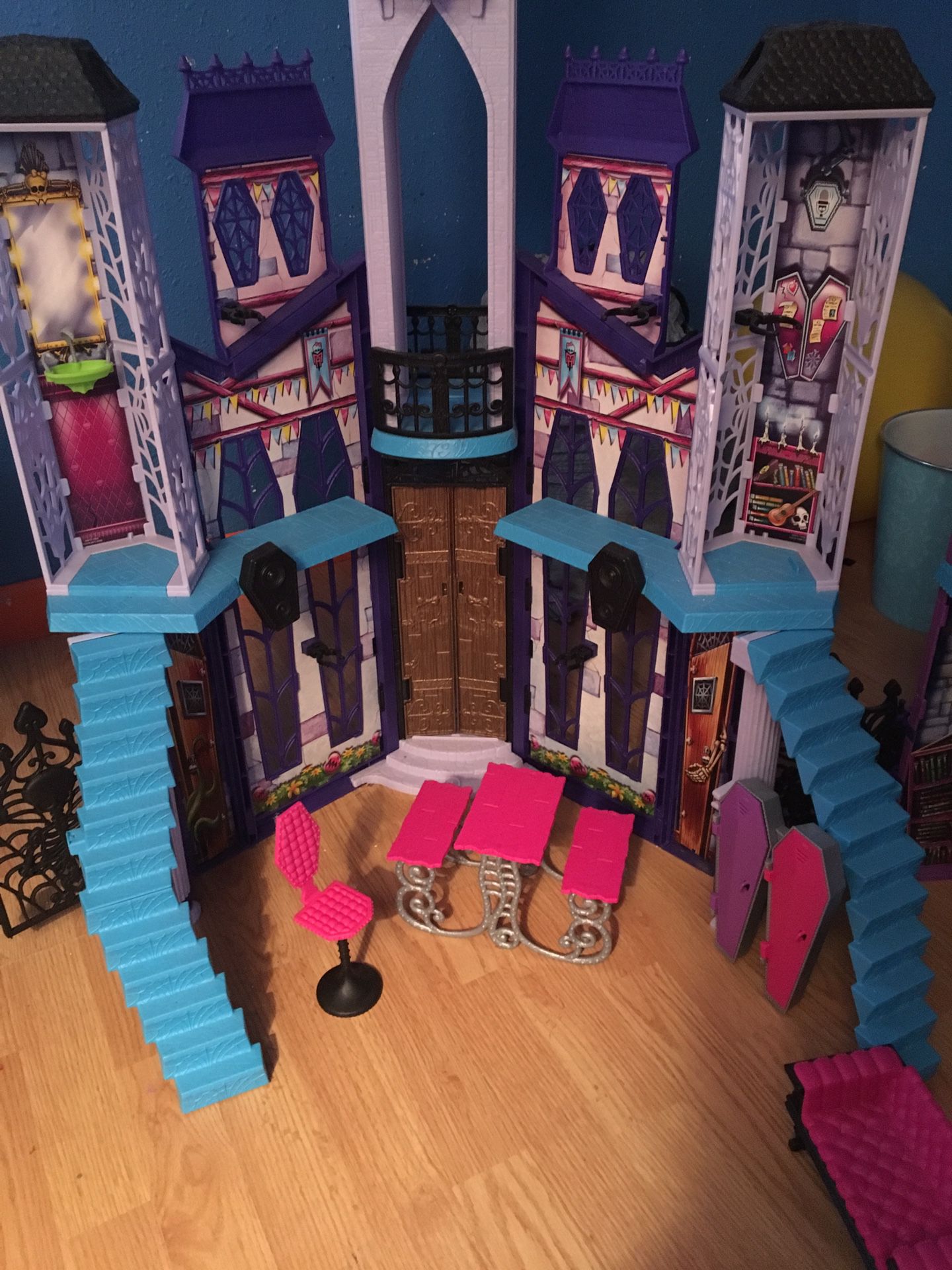 Monster high doll house