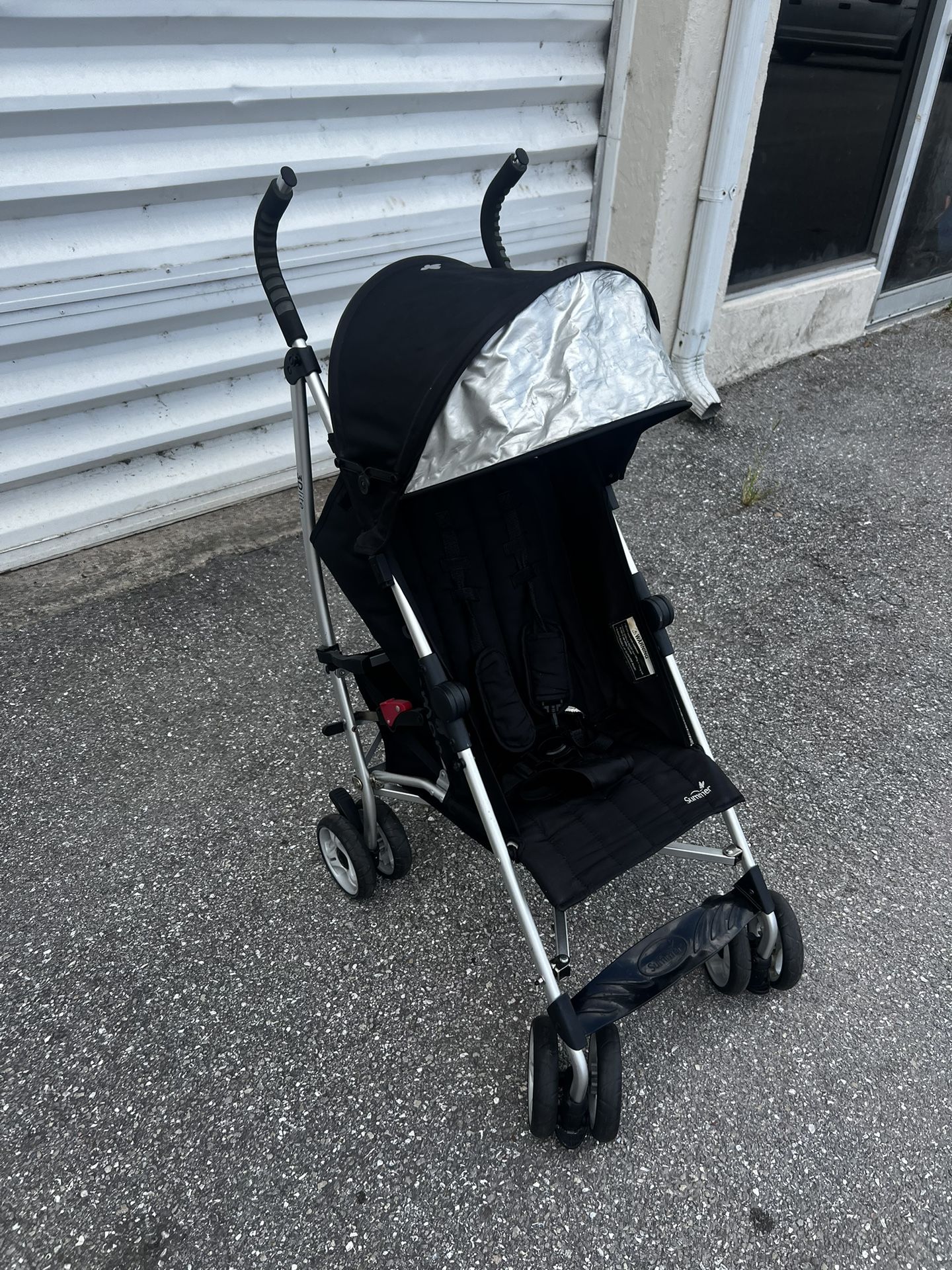 Summer Infant 3D Lite Convenience Stroller, Black! Easy to fold! Great condition!