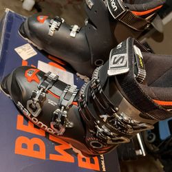 Salomon Ski Boots Like New  