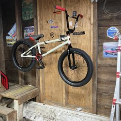 2021 Redline Recon BMX (Rare Bike) All Rebuilt Last Month For 2000$