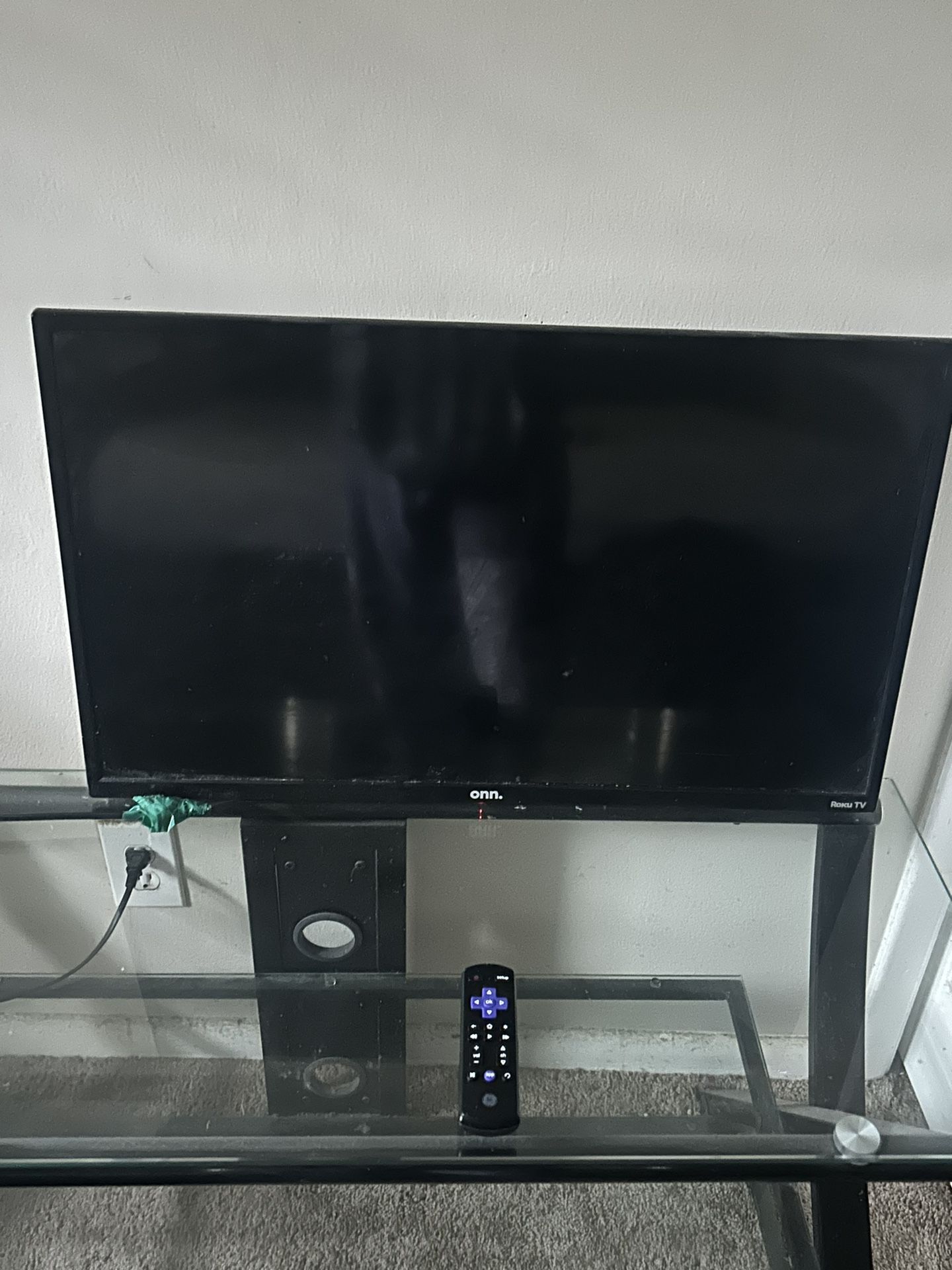 32 Inch ONN smart Roku TV