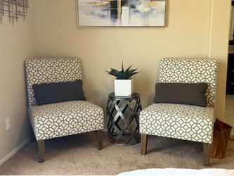 Accent chairs