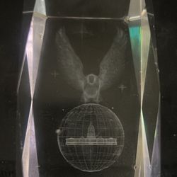 3D CRYSTAL PAPERWEIGHTS