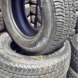 275/65/20 vendo un set de llantas marca Michelin en perfectas condiciones de vida las 4