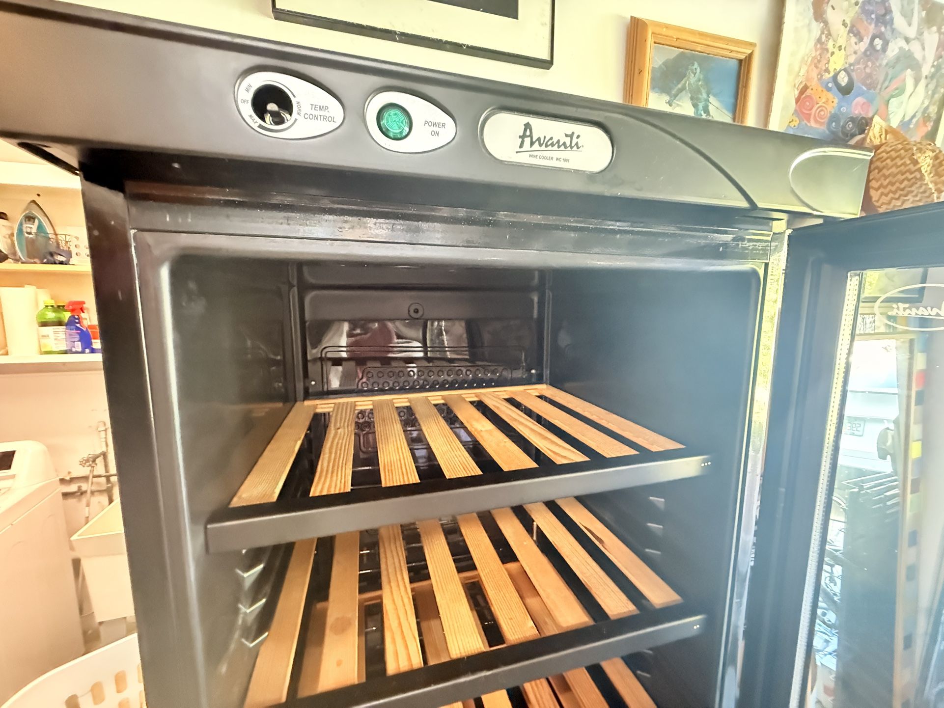 Avanti Wine Refrigerator DRAMATIC PRICE REDUCTION!