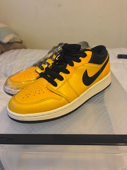 University Gold black low 1s