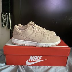 Nike Dunk Low "Pink Oxford"