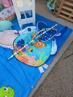 Disney finding nemo Tummy time play mat
