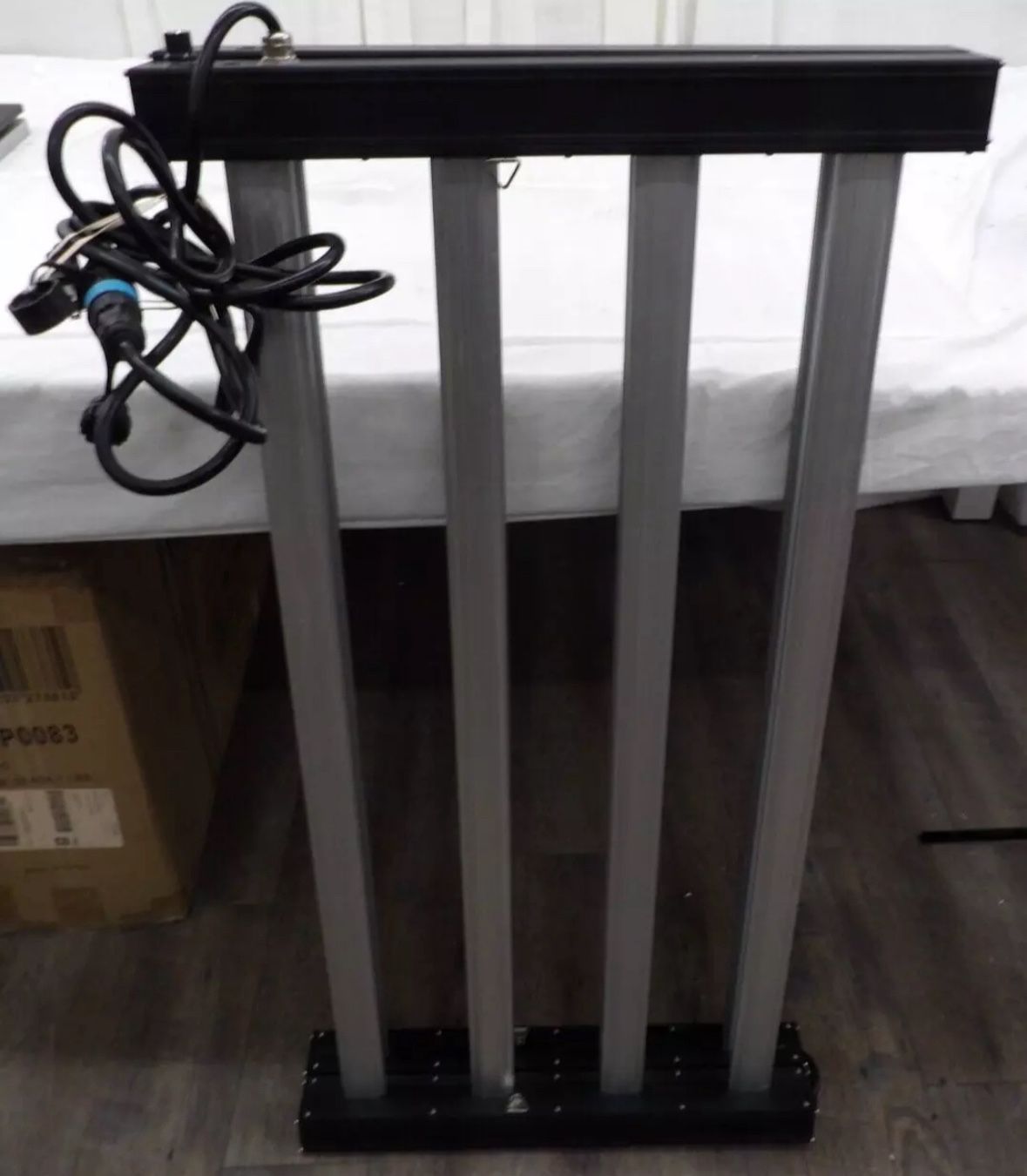 4 Growers Choice roi-e680 LED Grow lights. Great Condition. Works Excellent 