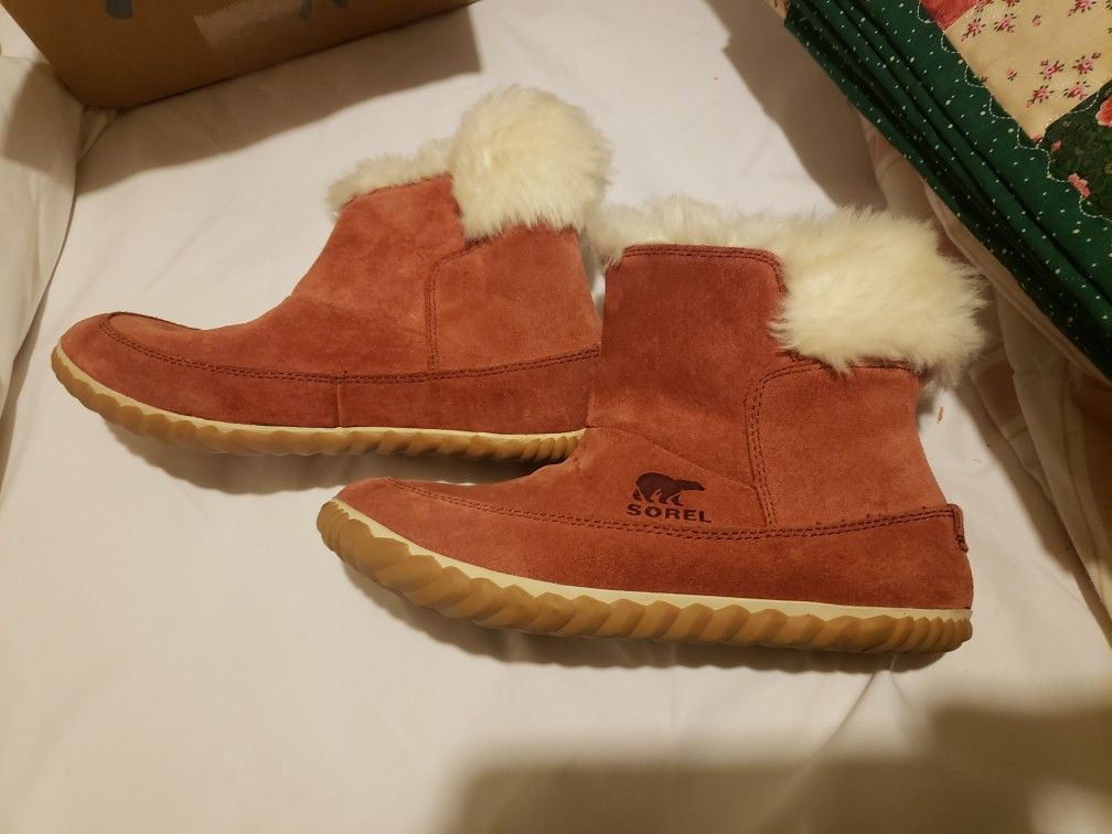 Sorel Womens Boots Size 7.5