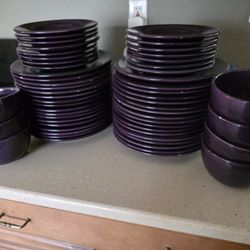 Set Of Dinnerware 