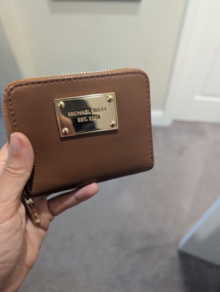 Michael Kors Leather Saffiano Wallet 