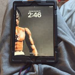 Apple ipad (6th Generation) With 10 ft charger