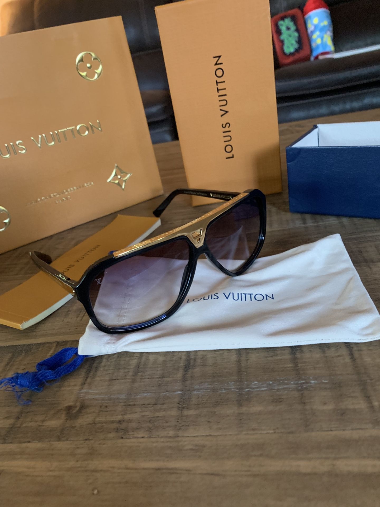 Louis Vuitton Evidence sunglasses