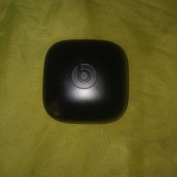 All BLACK POWERBEATS PRO 2