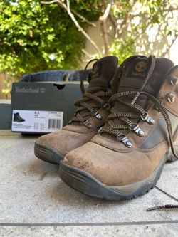 Hiking shoes size 6.5