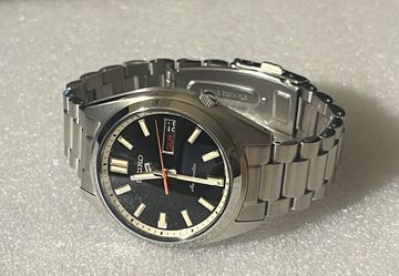 Seiko 5 SRPK89K1 Men’s Automatic Day/Date Black Dial Steel Bracelet Watch (new)