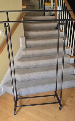 Clothing rack ***NEW***
