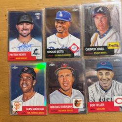 2022 TOPPS CHROME 16 CARD LOT WITH AUTOGRAPHED CARD