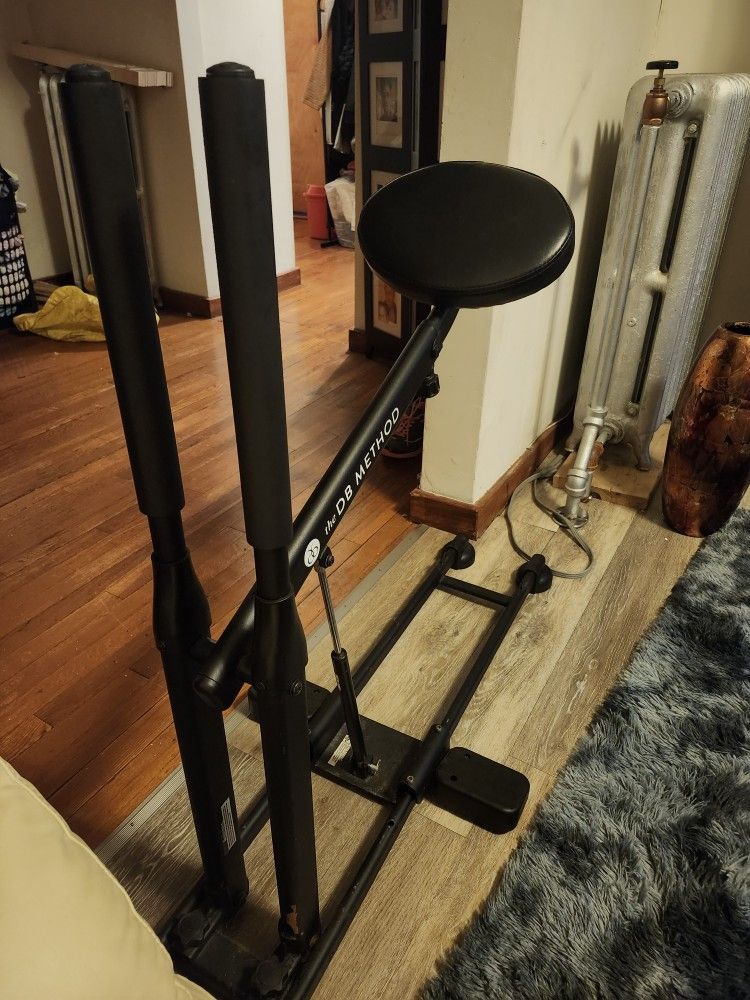 SQUAT MACHINE
