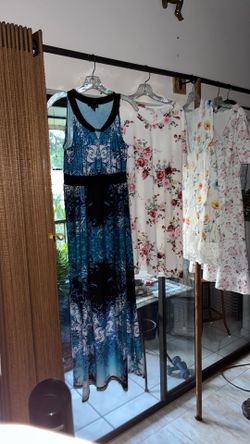 LADIES DRESSES