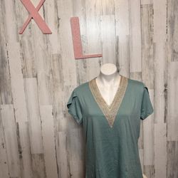 Blouse Size XL 