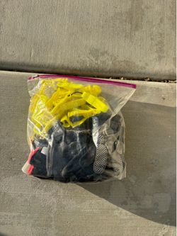 Free-work gloves and clips