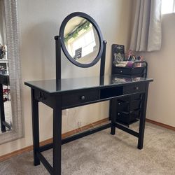 Vanity Makeup Desk