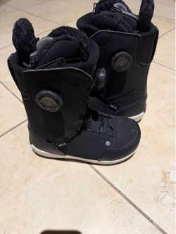 Snowboard boots and bindings