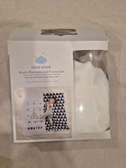 Tummy mat and monthly milestone
