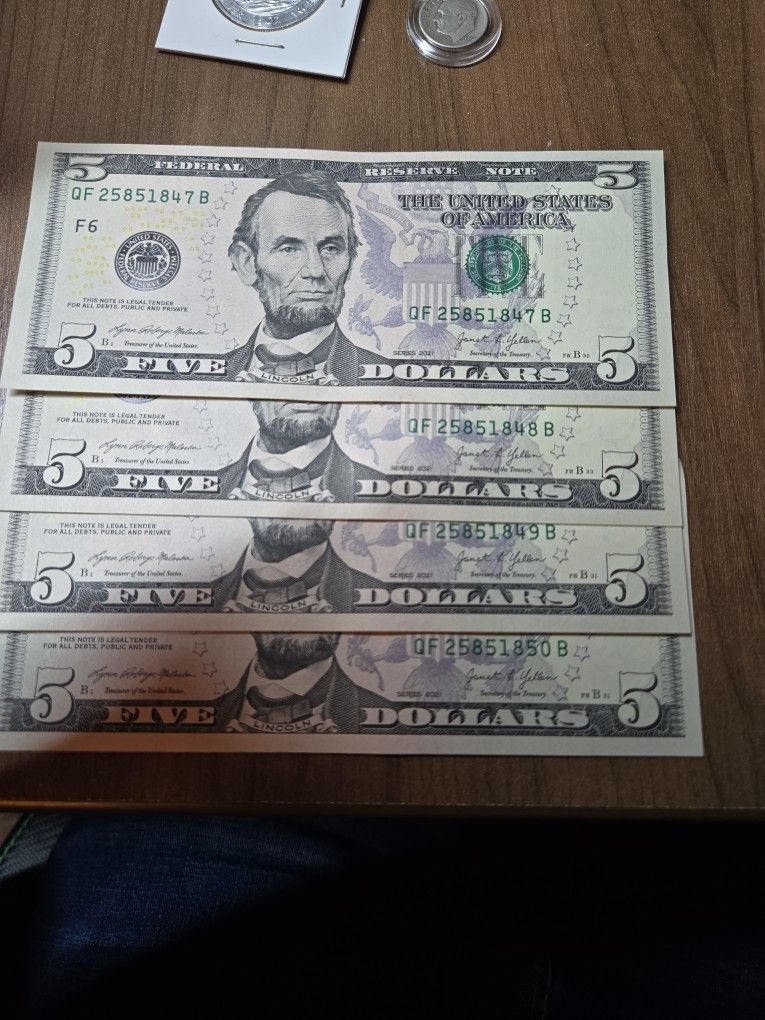 5 Dollar Uncirculated Consecutive Notes
