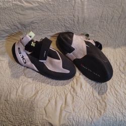 Climbing Shoes 