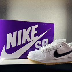 Nike SB Dunk Low “White Gum”