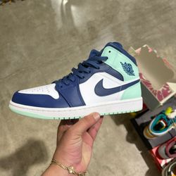 Jordan 1 Mid Mystic Navy Mint Foam 