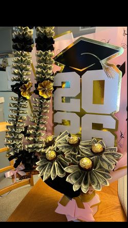 Graduation Lei & Matching Bouquet