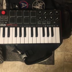 AKAI MPK Mini 