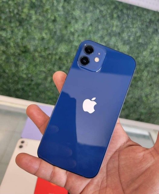 iPhone 12 , Factory Unlocked, Excellent Condition Like New