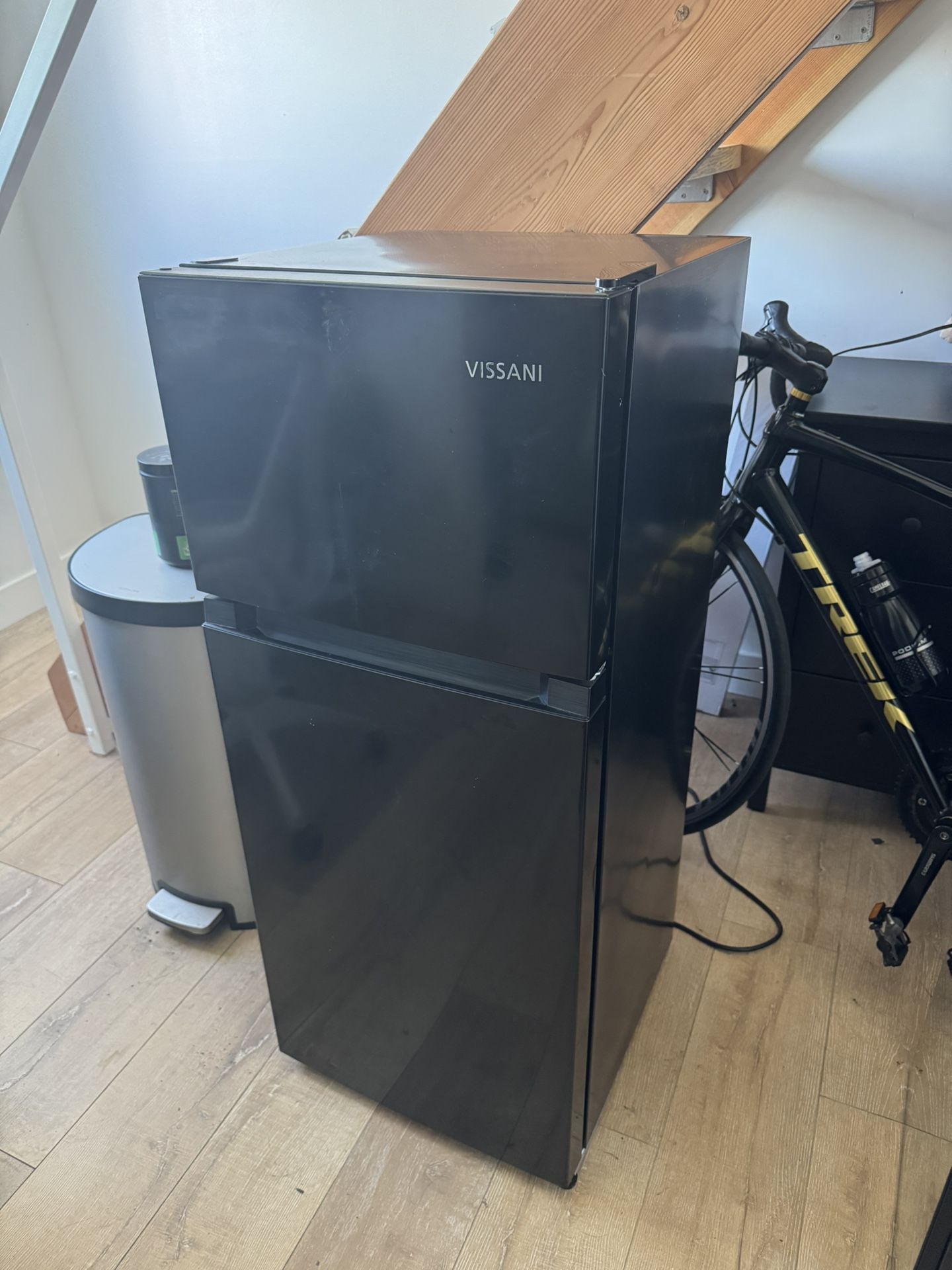 Vissani Mini Fridge 4.5 cu ft