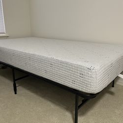 Twin Bed , Frame / Bedding
