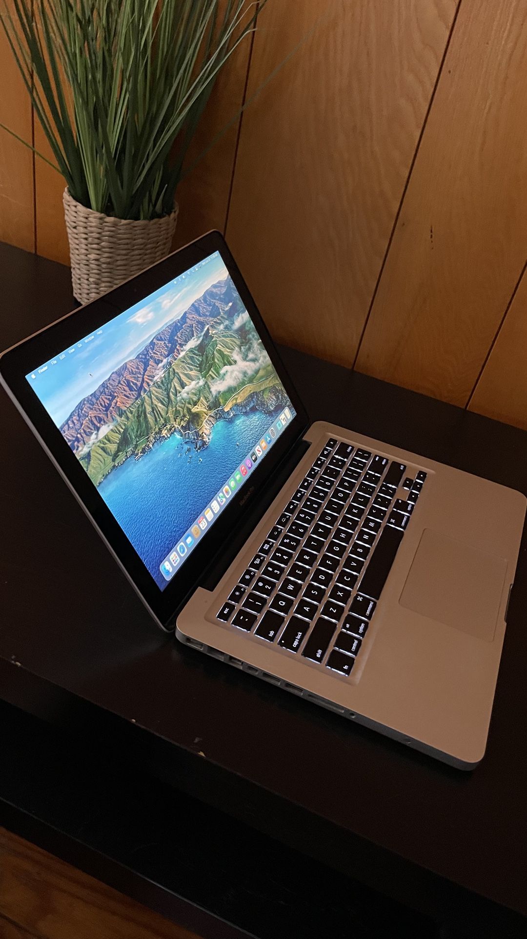 Apple MacBook Pro 13” I5/8GB/256GB SSD $140