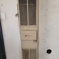 FREE.... Coleman Wall Hater for Sale in Albuquerque, NM - OfferUp