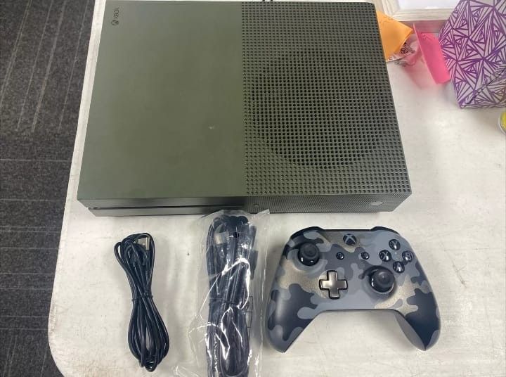 Xbox One S 1TB Battlefield 1 Military Green Special Edition With A Navy Camo Controller
