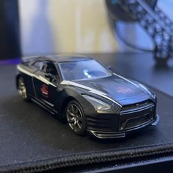 Jada Nissan GT-R R35  BRIDE 1:32 Die Cast