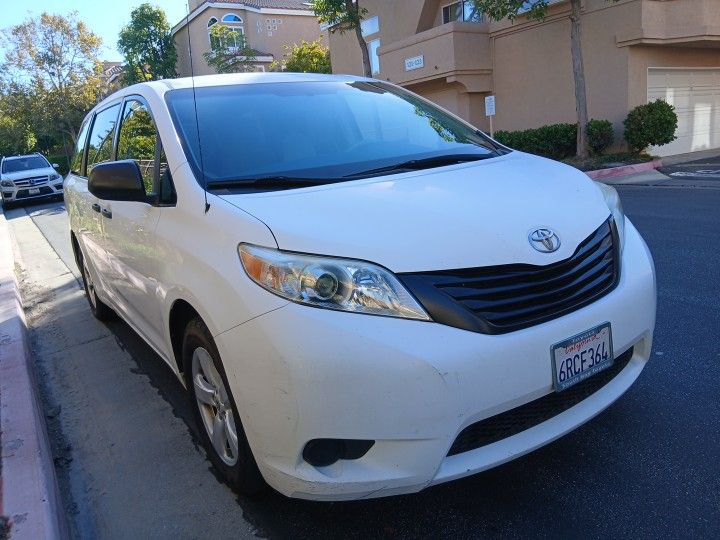 2011 Toyota Sienna