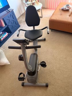 MaxKare Stationary Exercise Bike – Excellent Working Condition