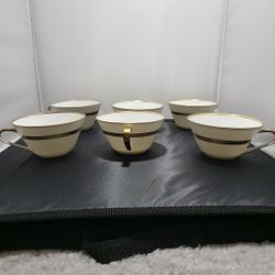 Hutschenreuther Bavaria Germany Noblesse Vintage Tea Cups White Gold (JQ)