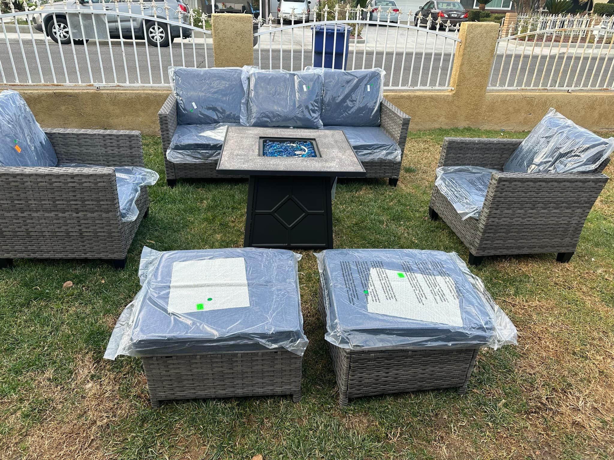 Brand New Patio Outdoor Furniture Set With Fire Pit 