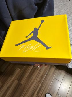 Air Jordan 4 retro lightning 2021 size 6 youth