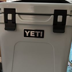 Yeti Roadie King Crab orange Cooler for Sale in Vacaville, CA - OfferUp